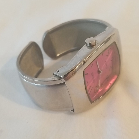 PINK and SILVER Cuff Bracelet Ladies Watch - Picture 4 of 7